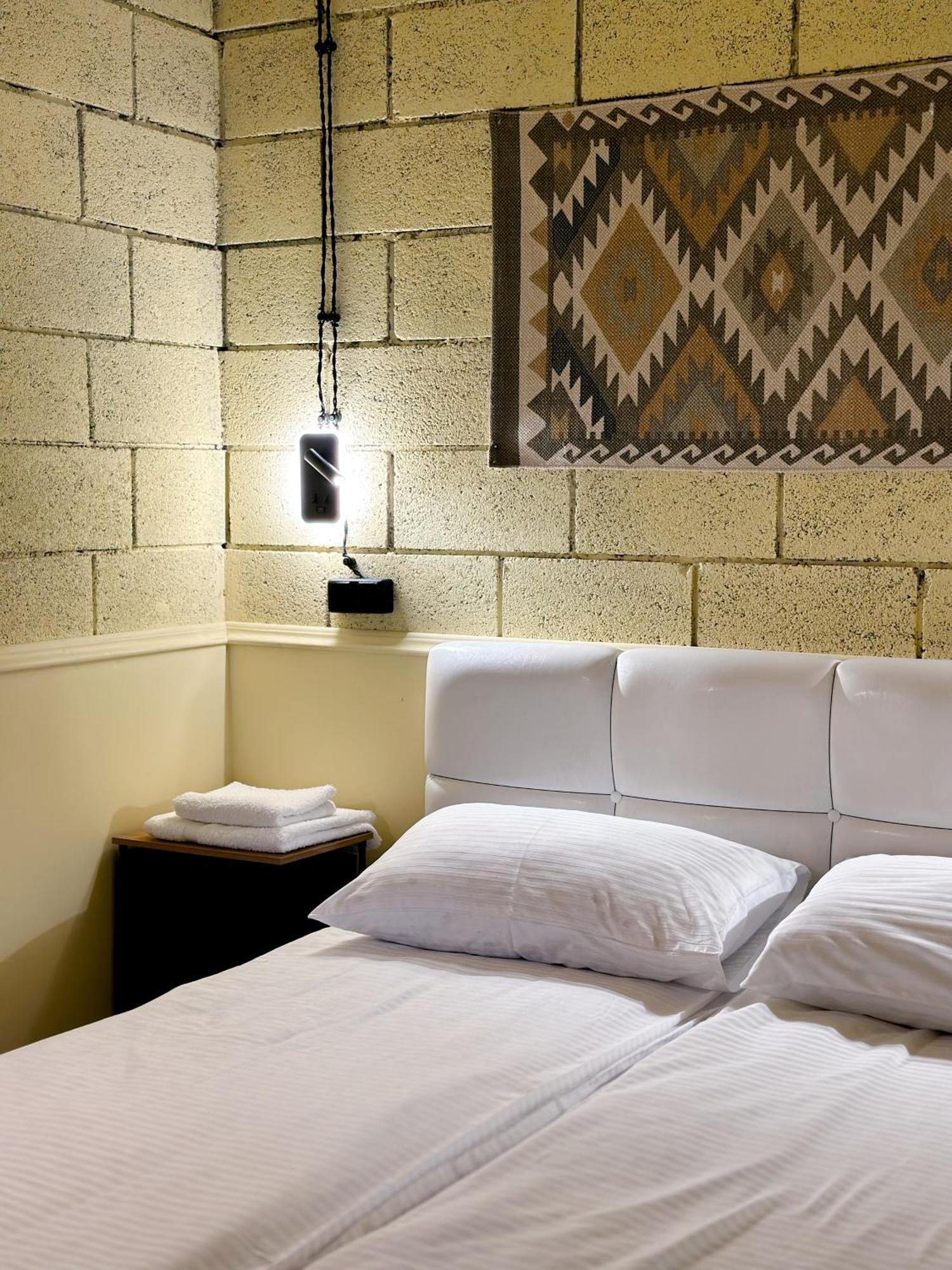 Tiroents Hotel Gyumri ภายนอก รูปภาพ